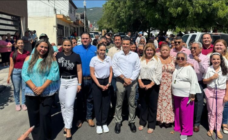Habitantes de Lomas de Calamaco reciben dos calles más pavimentadas.