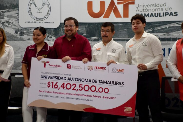 UAT y Gobierno de Tamaulipas entregan becas ITABEC a estudiantes de todo el estado