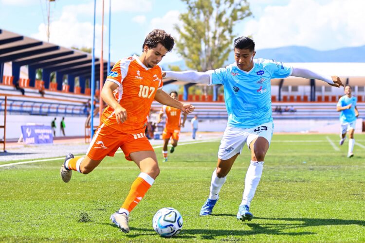 Inicia el campeón con triunfo