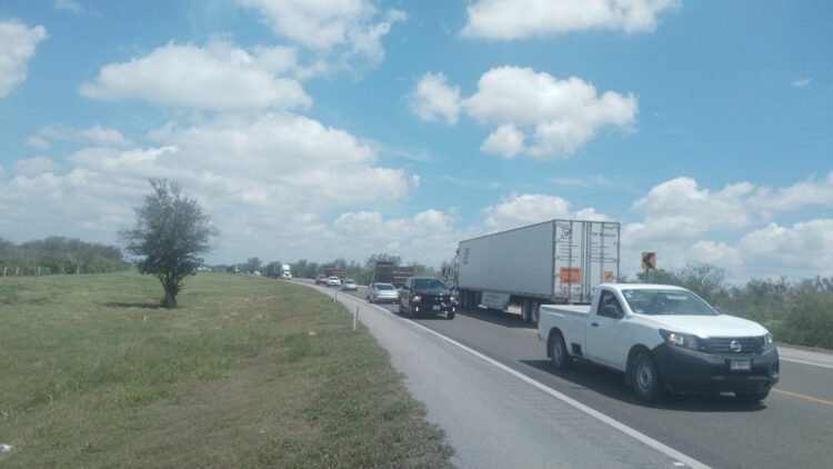 Se restablece circulación en la Carretera Victoria-Tampico tras voladura
