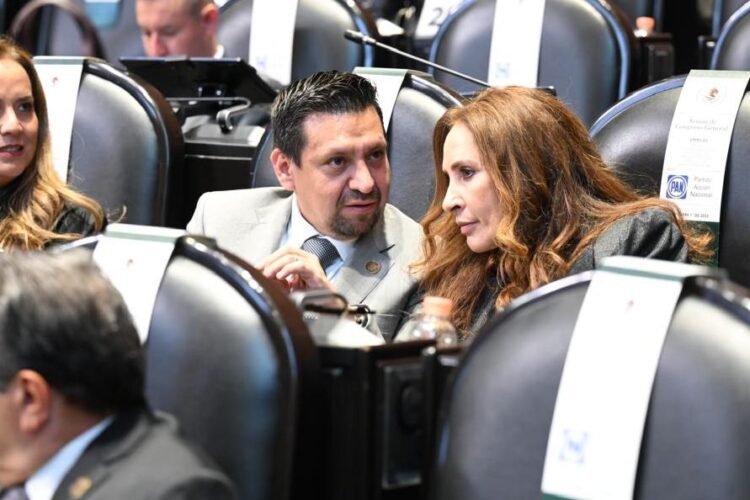 Siete de cada diez contratos de este Gobierno se entregan por Adjudicación directa, no por licitación; alerta Ernesto Sánchez