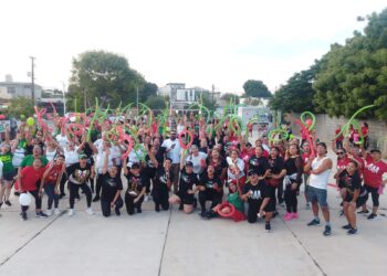 Celebran Fiestas Patrias instructores de activación física en Victoria