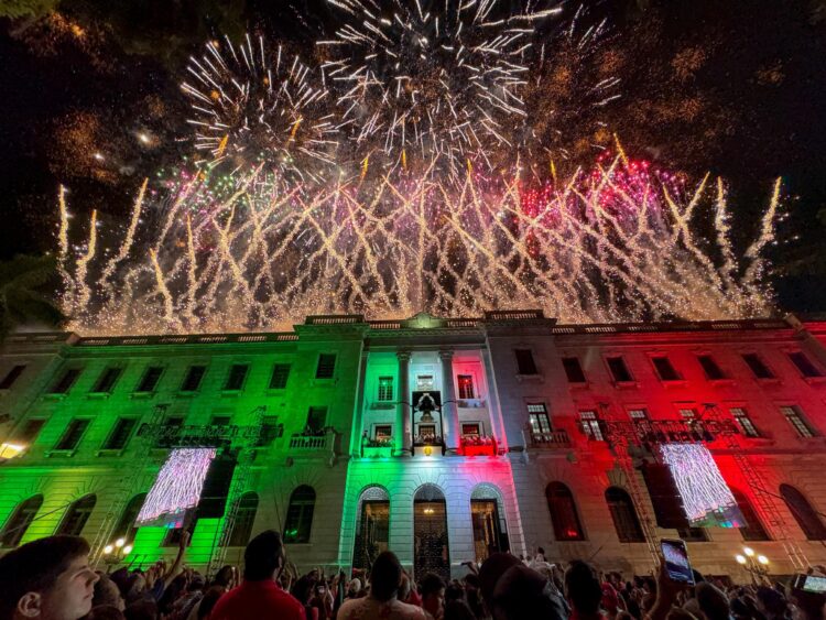 Miles de Tampiqueños Acompañan a Mónica Villarreal Anaya en el Grito de Independencia