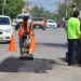 Después de las lluvias ayuntamiento repara calles dañadas