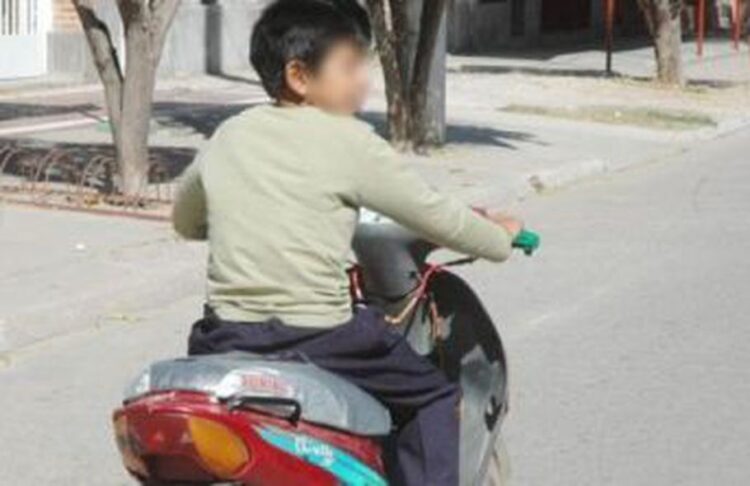 Sanción a padres de menores que conduzcan motos sin licencia o permiso autorizado 