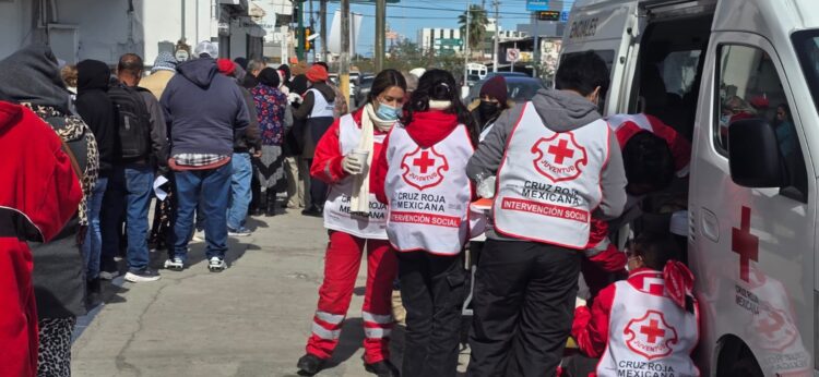 Cruz Roja Matamoros realiza caravana de apoyo en Bancos del Bienestar.