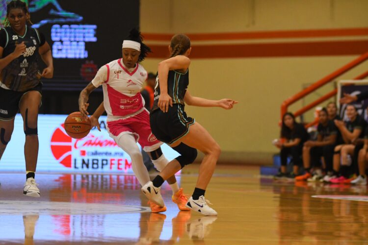 CorreBasket recibe a Adelitas de Chihuahua
