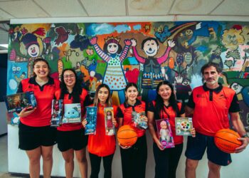 CorreBasket Femenil lleva alegría y apoyo al Hospital Infantil 
