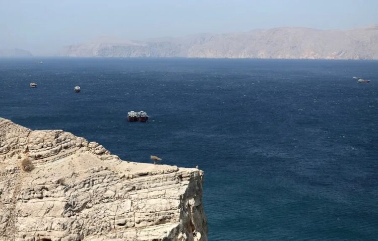 Irán reabre el estrecho de Ormuz y alivia el comercio energético global 