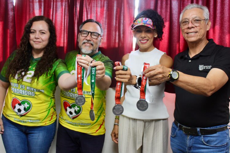 Se suma Cynthia Jaime a la Semana Nacional de Salud Pública con entrega de medallas