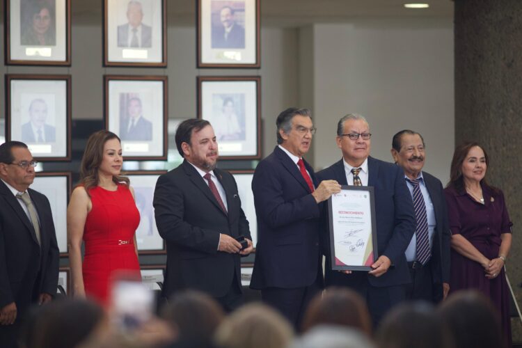 Reconocen trayectoria de docentes tamaulipecos en la XXXII Ceremonia de Ingreso a la Galería de Honor del Magisterio