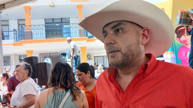 Neto Quintanilla destaca apoyo del gobernador Américo Villarreal en obras y caminos rurales de Padilla