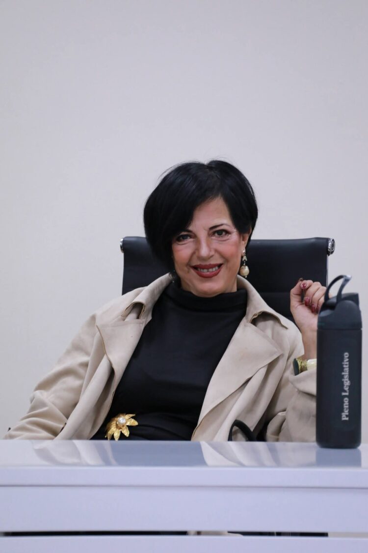 Impulsa Eva Reyes reforma en materia de abandono de obligaciones alimenticias