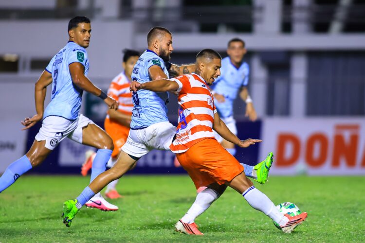 Brindan Correcaminos y Sporting intenso duelo