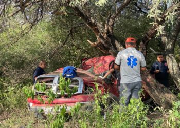 Guardia Estatal brinda asistencia ante accidente vehicular con persona lesionada