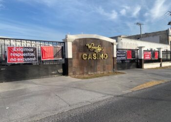 Trabajadores de Winner Casino mantienen paro por adeudo de salarios; abogado denuncia falta de notificación sobre diligencia