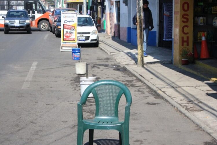 Fortalecen Ley de Tránsito para evitar obstrucciones de espacios de estacionamiento