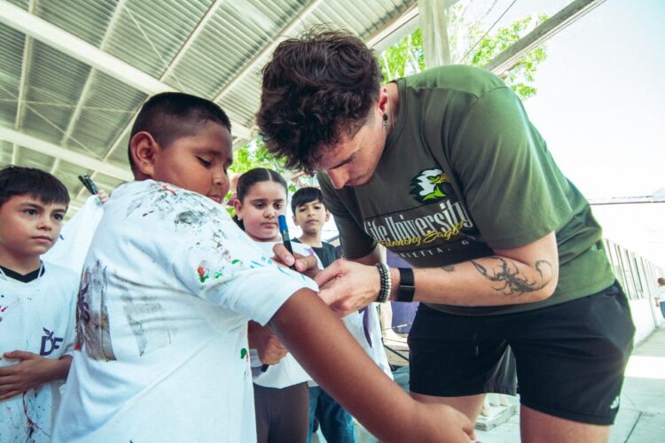 Correbasket convive con niños en CEDID, ‘Clarita Nava de Ulibarri”