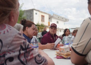 Tarde amena con lotería y sorpresas lleva Humberto Prieto Herrera a las colonias