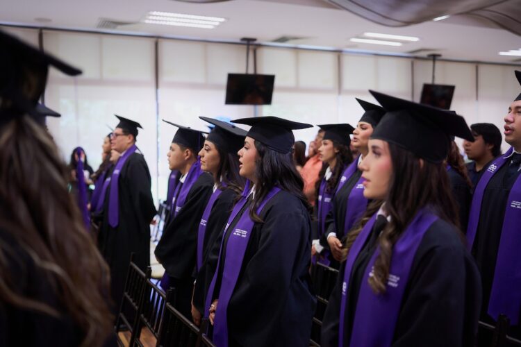 CREE del DIF Tamaulipas gradúa a 32 profesionales de la rehabilitación