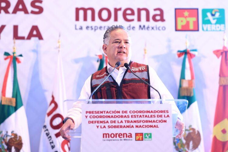 Santiago Nieto toma el mando de Morena en Querétaro y llama a construir un nuevo rumbo