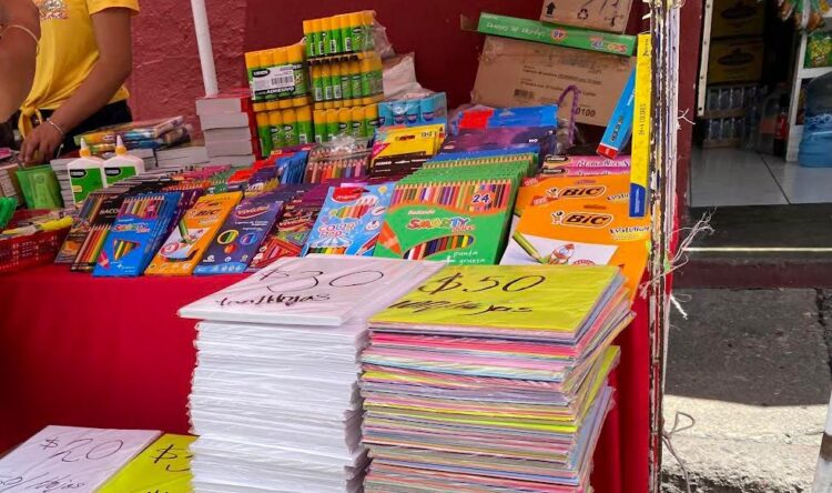 Comerciantes ambulantes esperan aumentar hasta 50% sus ventas por el regreso a clases