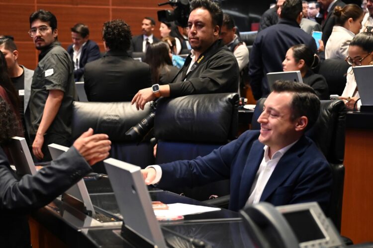 Colosio cuestiona concentración de poder y exige resultados