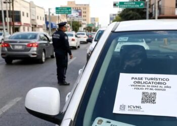 Nuevo León exigirá permiso a vehículos con placas de otros estados 
