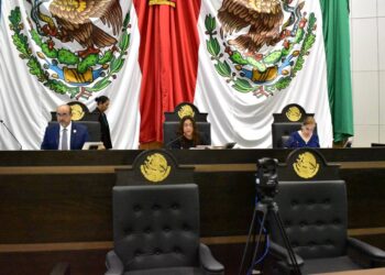Gabriela Regalado preside mesa directiva en sesión extraordinaria del Congreso de Tamaulipas