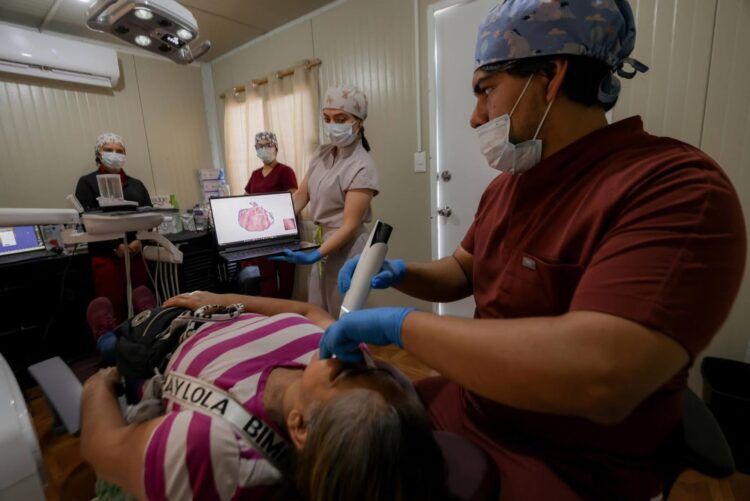 Mónica Villarreal consolida la atención dental gratuita durante su segundo año de gobierno