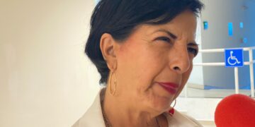 Eva Reyes no descarta reelección ni diputación federal