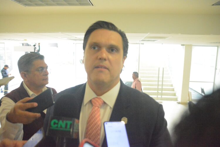 Aun no existe intención formal de diputados de solicitar licencia: Humberto Prieto