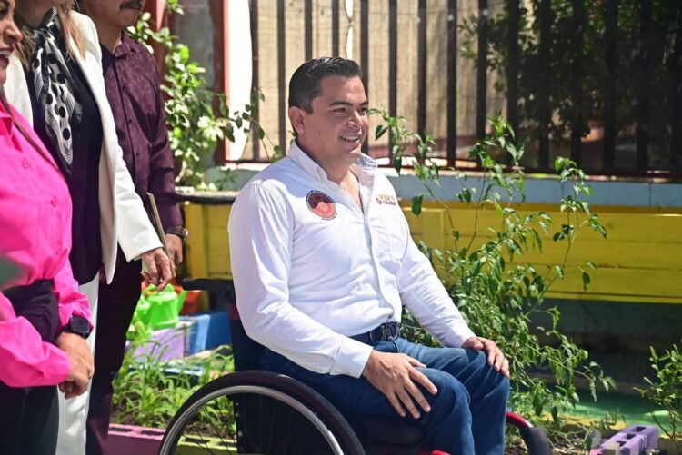 Marco Gallegos va contra barreras para personas con discapacidad en empleos públicos