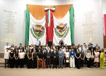 Promueve Congreso el conocimiento del proceso legislativo entre universitarios 