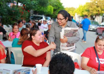 Lleva Lucero Deosdady a las colonias el mensaje de transformación y soberanía nacional