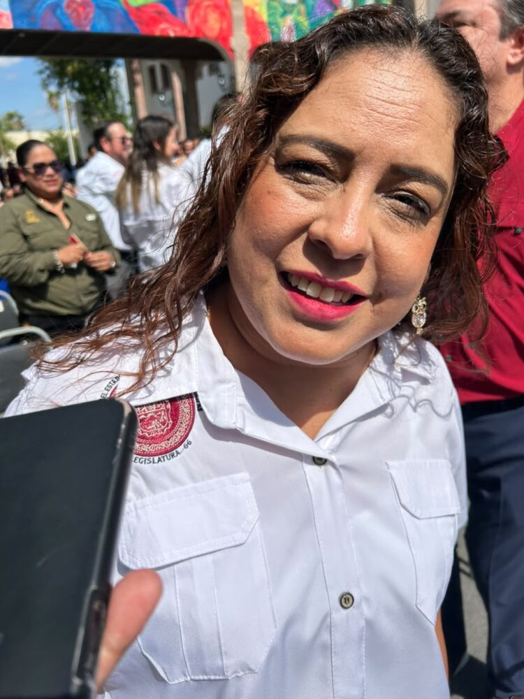 Gabriela Regalado responde a guerra mediática y defiende trabajo en territorio