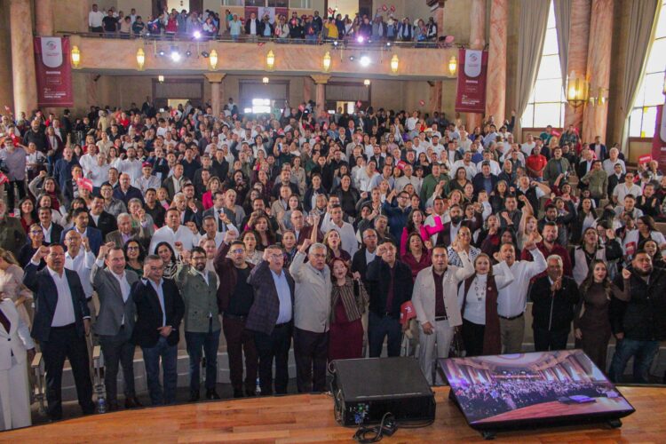 Cierra filas Alfonso Cepeda Salas con Blanca Narro