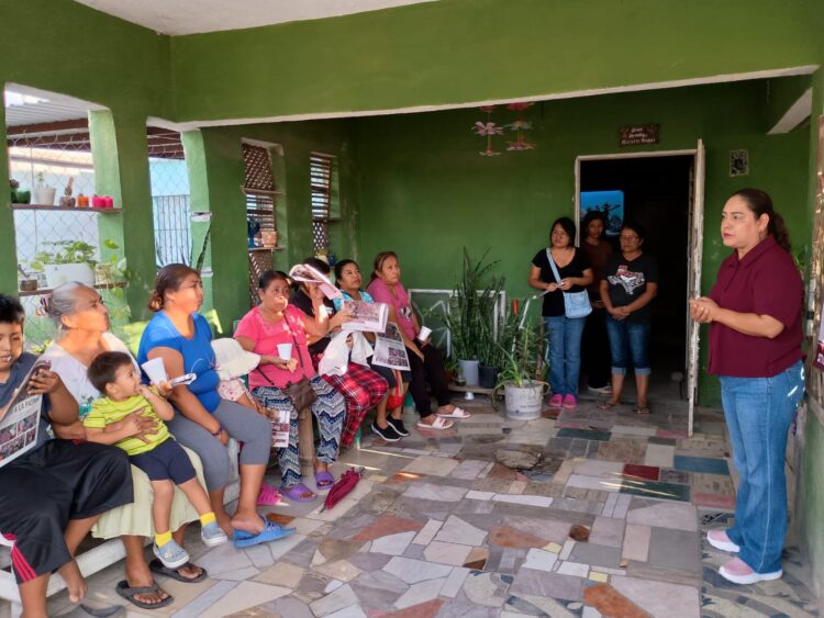 Gaby Regalado mantiene recorridos en territorio